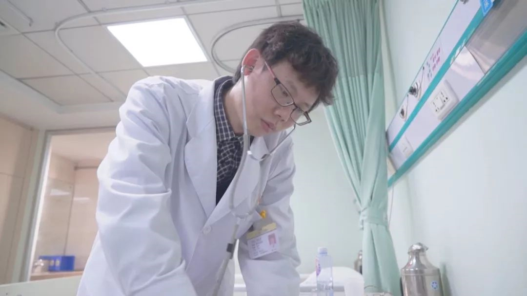 盡職盡責好醫(yī)生，他是心血管病患者的“生命守護神”