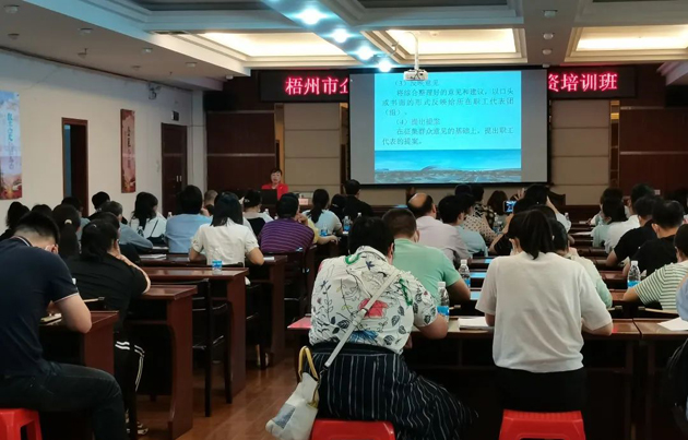 模擬課堂的“沉浸式”學(xué)習(xí)，讓學(xué)員大呼過癮