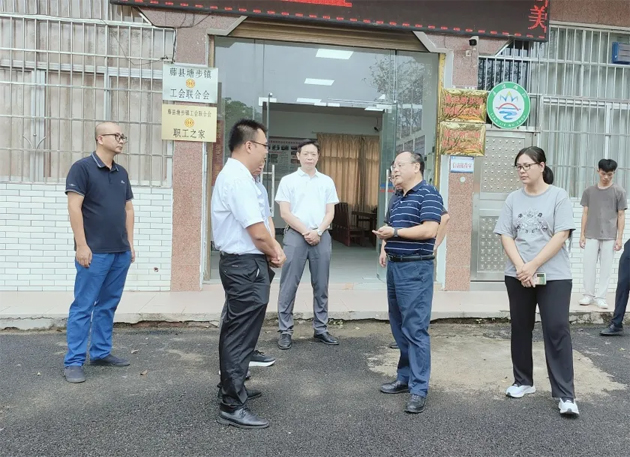 市總工會(huì)調(diào)研組到縣（市、區(qū)） 開(kāi)展基層工會(huì)組織建設(shè)工作調(diào)研