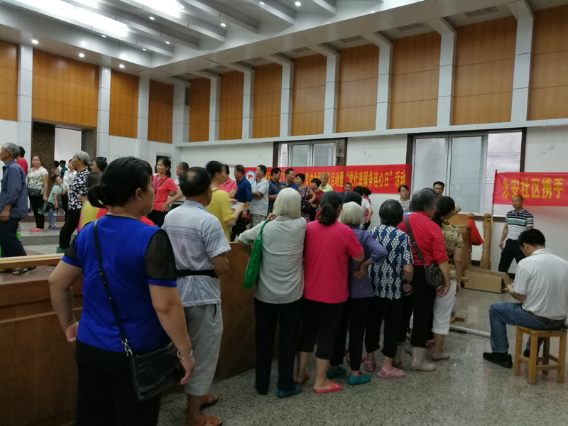 2.協助社區(qū)舉辦歡慶“七一”游園活動.jpg