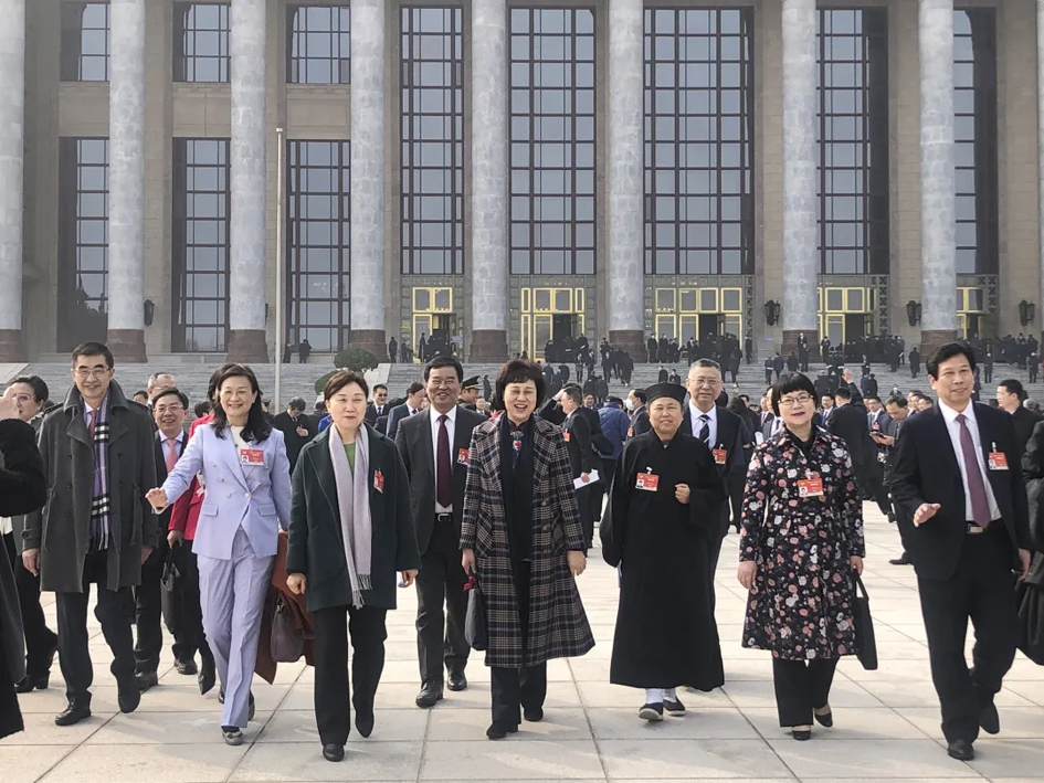 評職稱、漲工資……@技術(shù)工人，代表委員正在為你發(fā)聲！