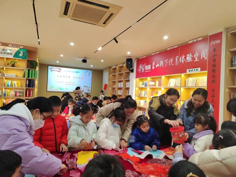蒙山縣總工會(huì)開展“歡樂(lè)鬧元宵·文化潤(rùn)童心”活動(dòng)