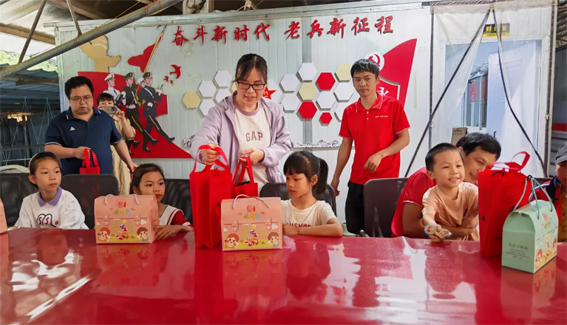 藤縣總工會(huì)開展“六一暖童心 關(guān)愛護(hù)成長(zhǎng)”系列慰問活動(dòng)，為300余名特殊群體兒童送溫暖